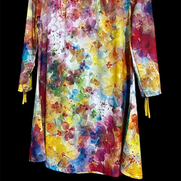 Lily by Firmiana Women’s Vibrant Multi Floral Print Casual Tunic Top Sz- M - Picture 3 of 6